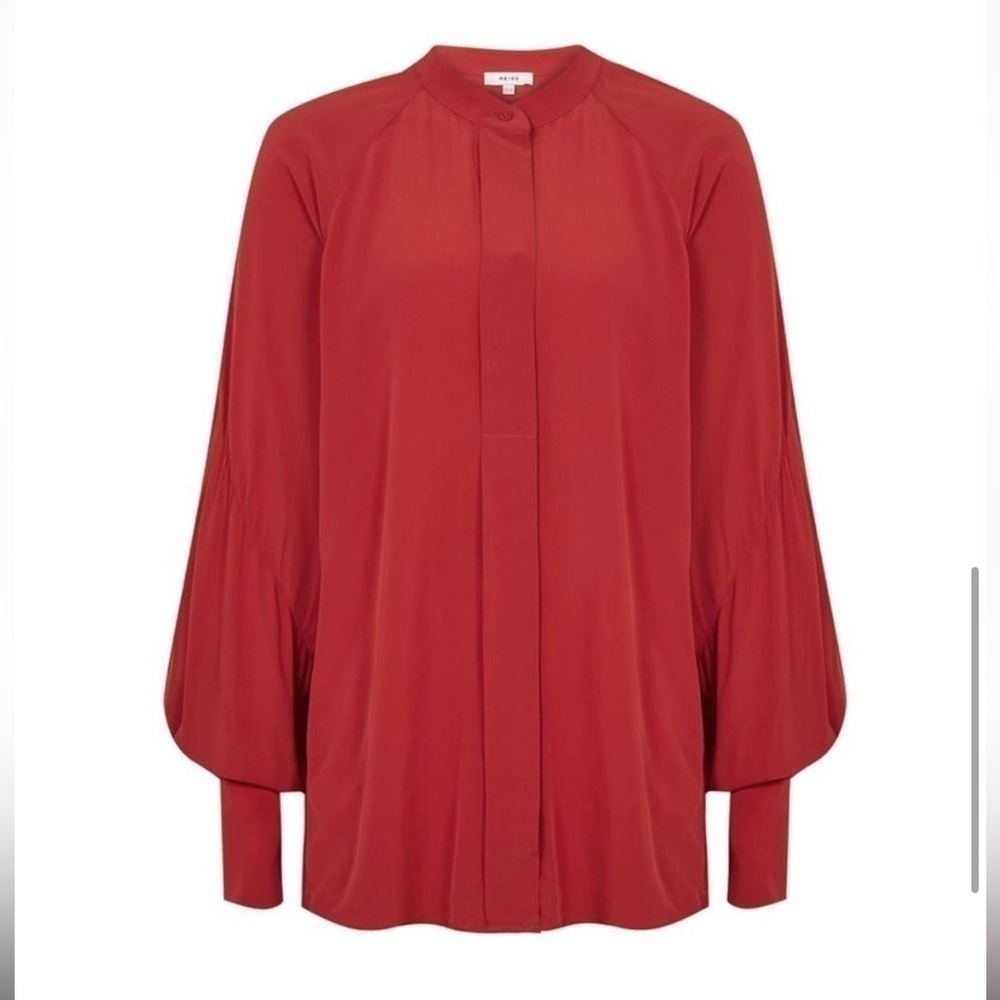 Reiss Womens Harris Concealed
Placket Blouse , NWT, Size 0
MSRP $260